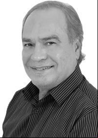 Colunista José Vicente