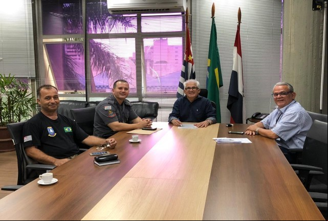 Prefeitura de Prudente - Em encontro ficou definido que Prefeitura fará visitas nos prédios desativados
