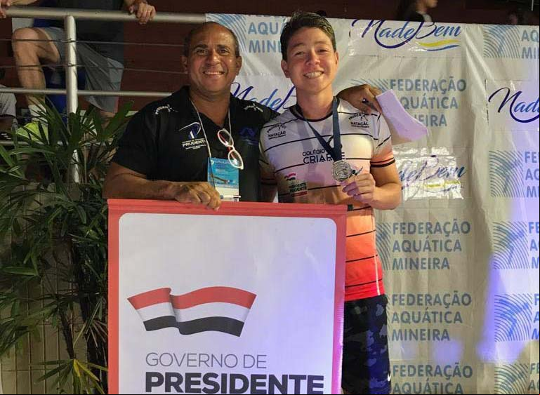 Cedida / Pépe - O sorriso de bons resultados, do nadador Bruno e seu técnico