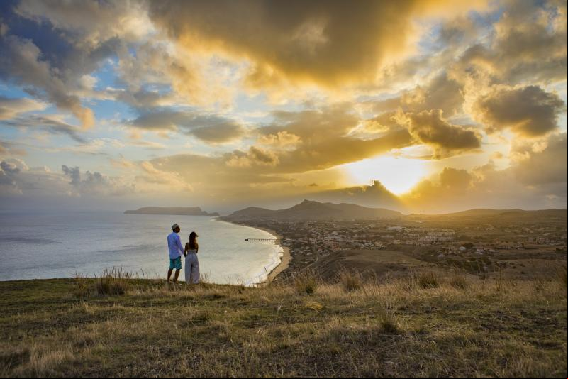 Considerado o melhor destino insular do mundo, a Ilha da Madeira é um pequeno paraíso português situado em meio à imensidão do Oceano Atlântico