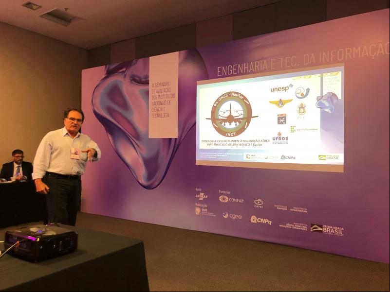 Professor Joao Francisco Galera Monico apresenta resultados do INCT GNSS NavAer - projeto de e à Navegação Aérea coordenado pela Unesp de Prudente, no 3º. Seminário de avaliação do Instituto Nacional de Ciência e Tecnologia, em Brasília